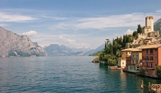  Malcesine irakite - www.shutterstock.com irakite