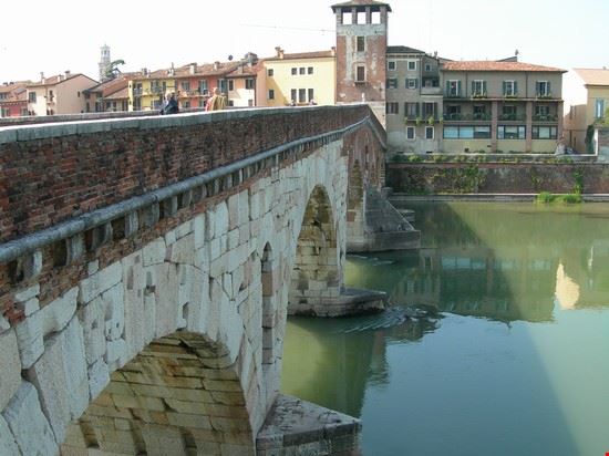  Verona  