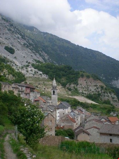 Diga del Vajont, Erto e Casso Vista del bellissimo paese di Casso.  