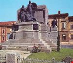 Monumento ai Caduti Monumento ai Caduti