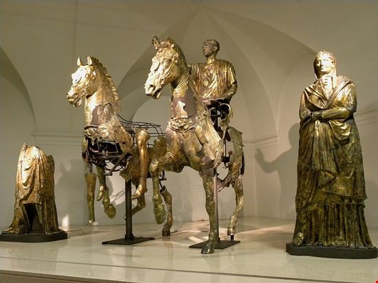 Bronzi Dorati I Bronzi dorati da Cartoceto di Pergola  