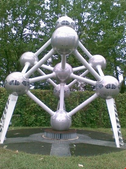  Atomium 58 di Bruxelles (Belgio)  