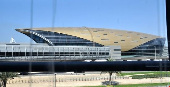 Metropolitana di Dubai - l'avveniristica stazione del metro