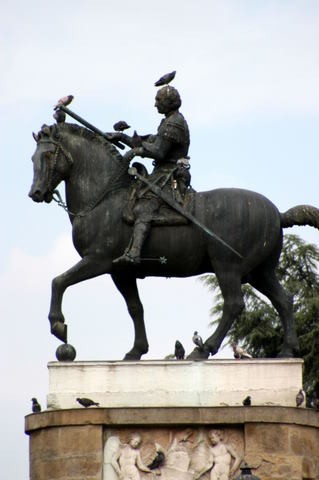 statua equestre