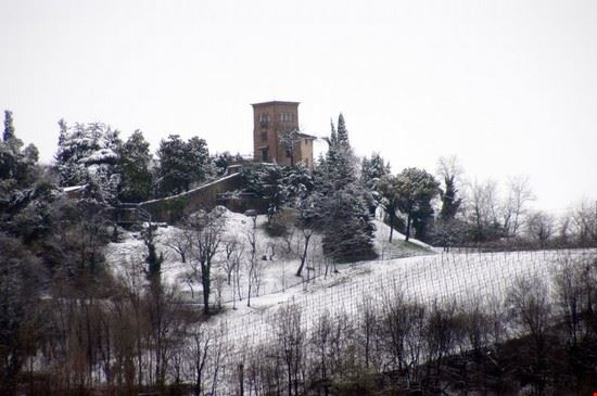  la prima neve imbianca il castello.Da lassù si domina a 360° la pianura  
