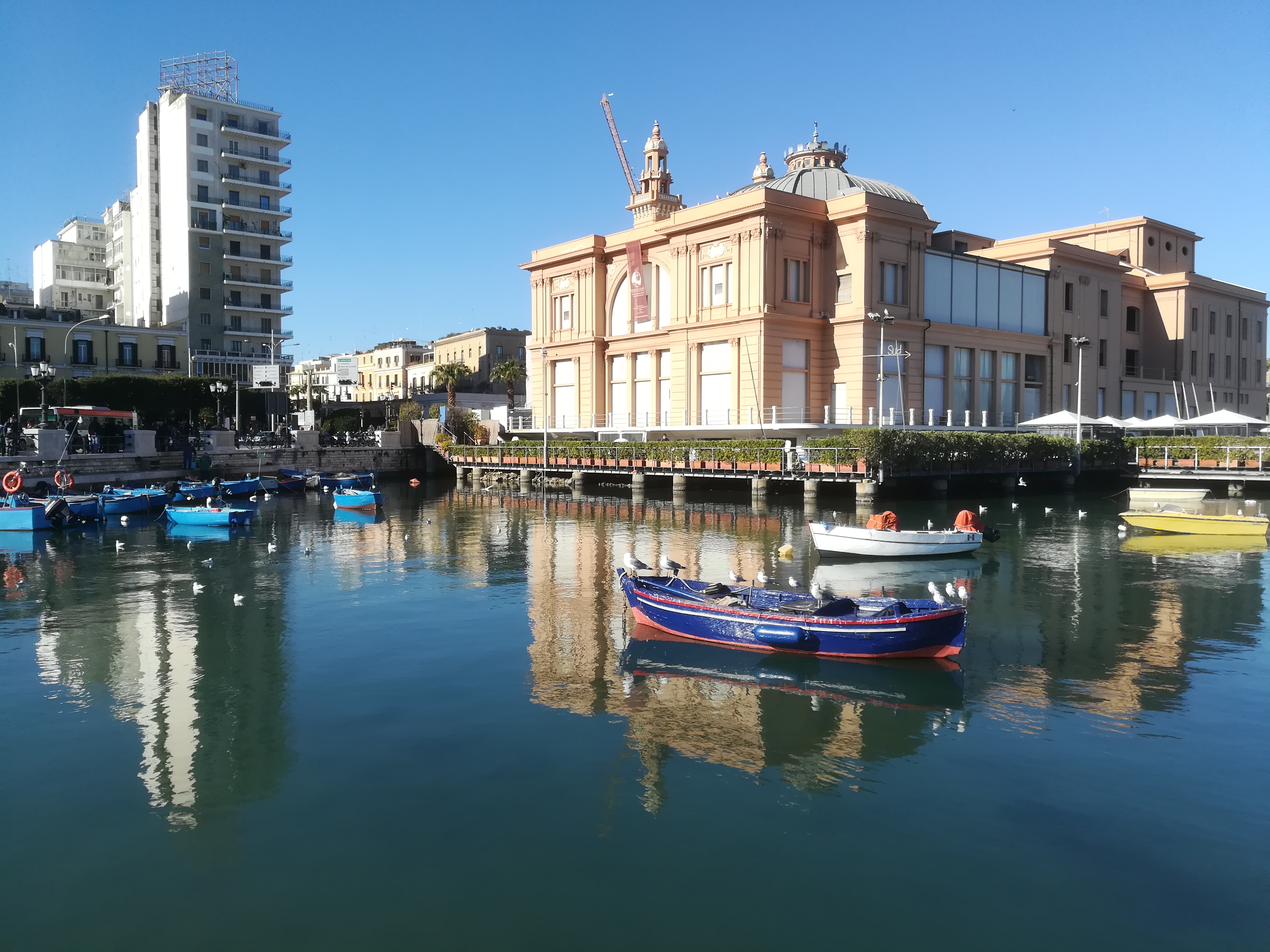 Bari allo specchio