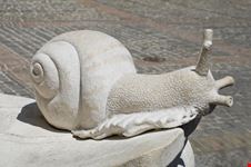 macerata statue die zeit laeuft davon