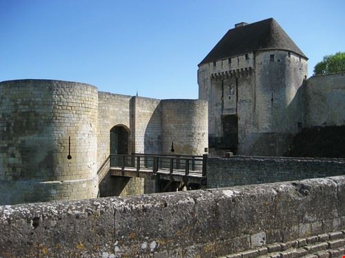  Caen Ziye - www.shutterstock.com Ziye