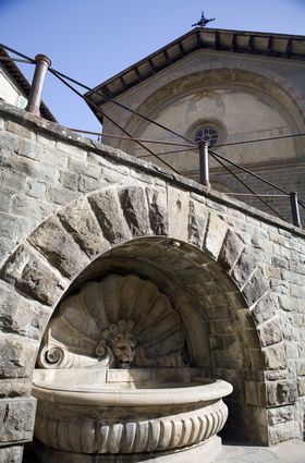 La fontana e la chiesa
