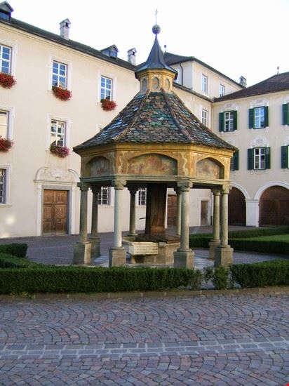 Abbazia di Novacella - il pozzo