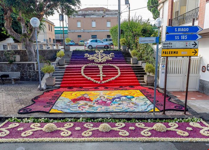 infiorata scalinata Terme Vigliatore 2018 infiorata scalinata Terme Vigliatore 2018