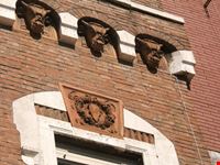Via del Pigneto, le insegne dell'antica macelleria