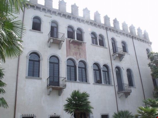  Malcesine ell brown - Creative Commons ell brown