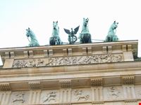 La quadriga alata