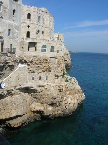 Polignano, case sull'acqua