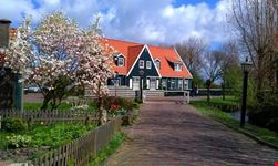 amsterdam island marken sreet