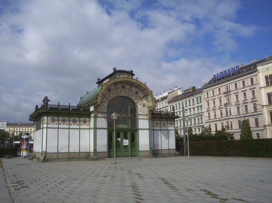 Vienna, Karlsplatz