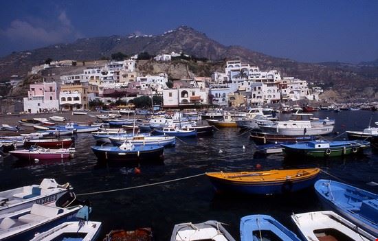  Il porto di Ischia  