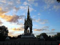 giochi di luce nel cielo di Londra
