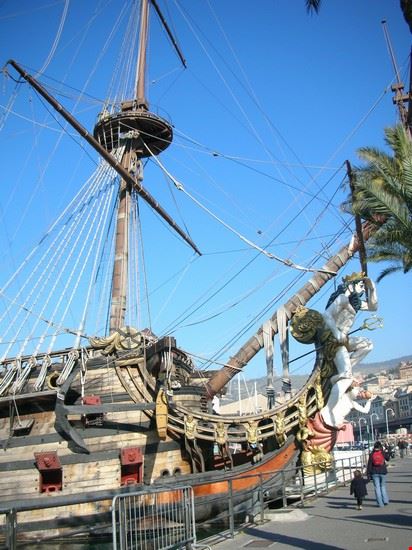 Porto Antico di Genova prua e fiancata del galeone  