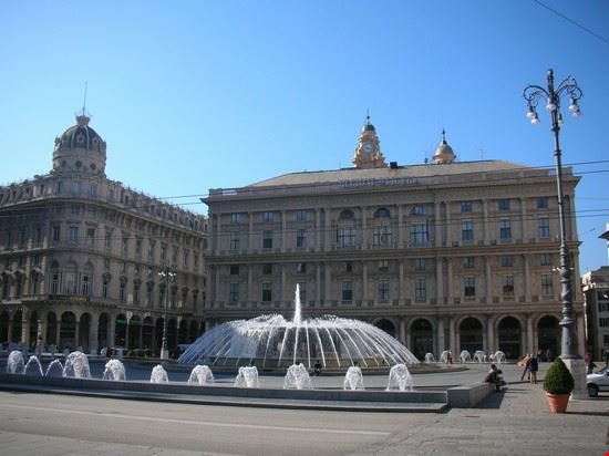 Piazza De Ferrari Storico palazzo della città, ora sede della regione, situato in piazza dante  