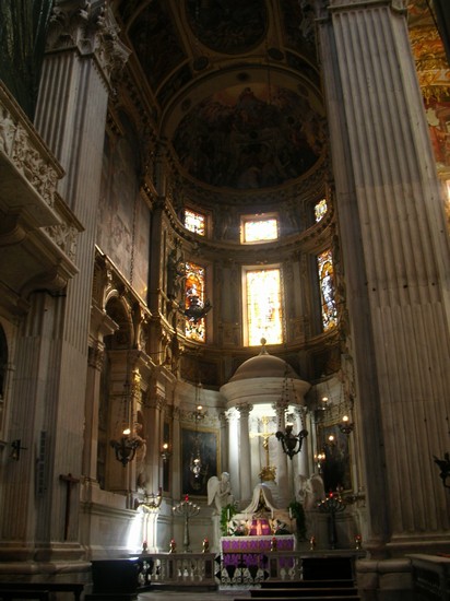 interni cattedrale di san lorenzo