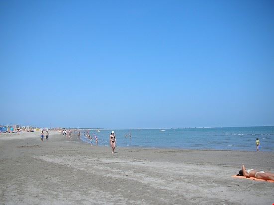  lungo mare a inizio stagione  