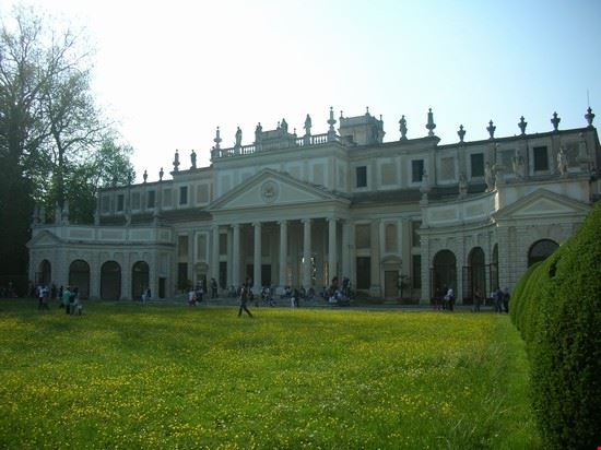 Villa Pisani dal giardino  