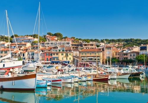  Cassis Andreas G. Karelias - www.shutterstock.com Andreas G. Karelias