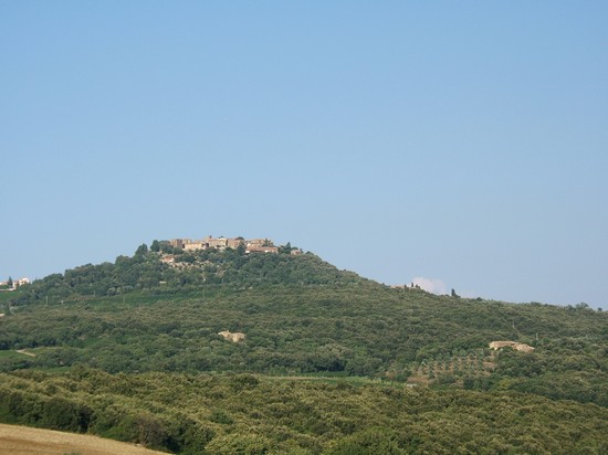 Sant'Angelo in Colle e le vigne di Brunello