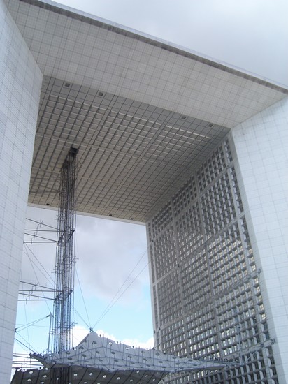 Il grande Arco della Defense in marmo di Carrara