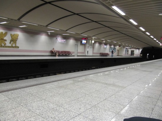 Interno della metro di Atene