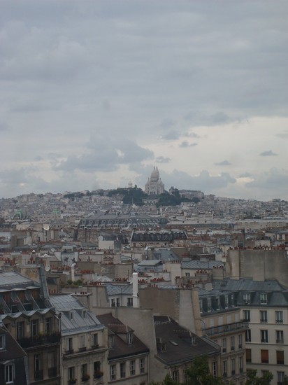 Montmartre sullo sfondo