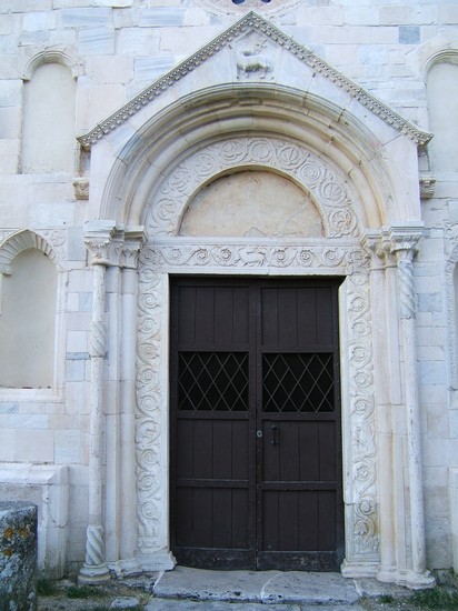 La porta d'accesso alla Chiesa