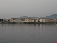 Vista della città di Corfù dal mare