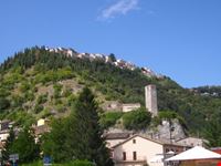 Paese arroccato sulle montagne