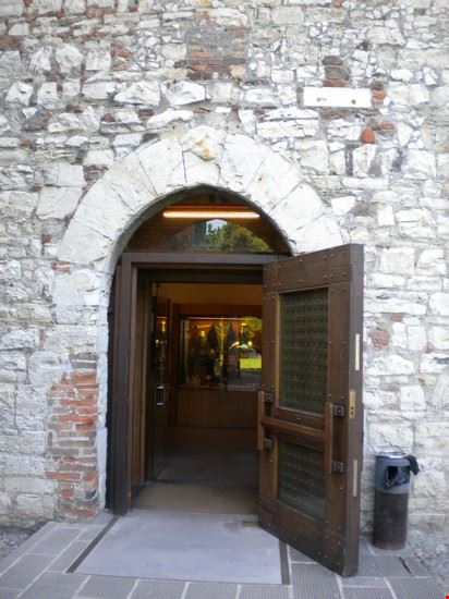 Museo delle Armi di Luigi Marzoli Entrata al Museo delle Armi  