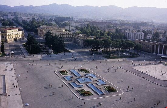 Piazza Skanderbeg - Peter Curbishley - Peter Curbishley - Creative commons