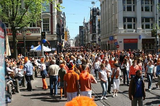 Leidseplein Amsterdam Yozza - http://www.flickr.com/photos/yozza/480375334/ - Creative Commons Yozza - http://www.flickr.com/photos/yozza/480375334/