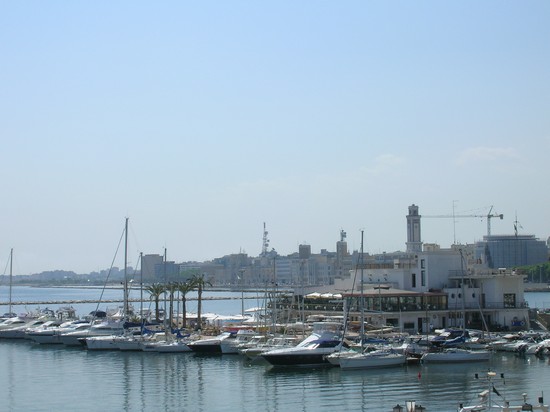 Bari, panorama sul porto