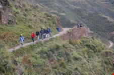 cuzco sacred valley hiking