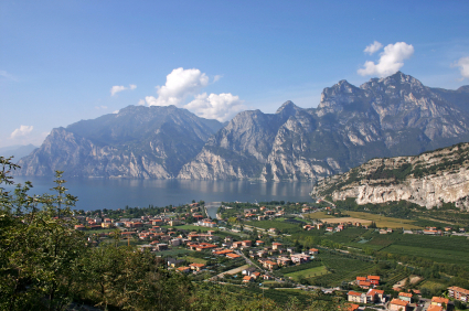 Veduta aerea di Torbole sul lago di Garda