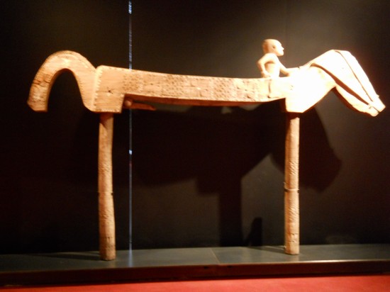 una scultura