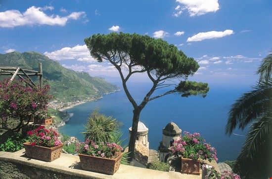 Villa Cimbrone Vista dallo splendido balcone/giardino di Villa Rufolo a Ravello  