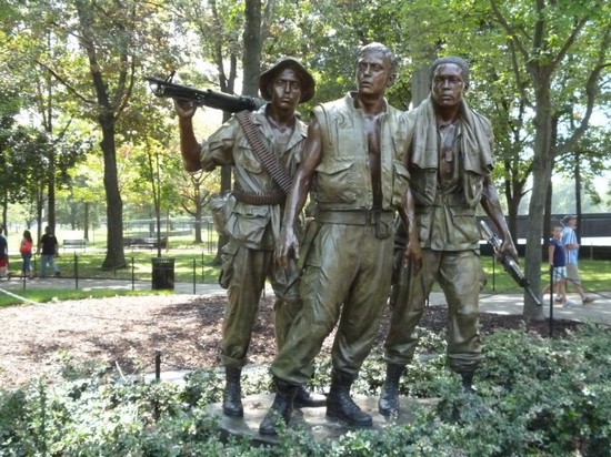 Vietnam Veterans Memorial,la statua