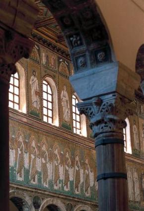 Basilica di Sant'Apollinare nuovo interno