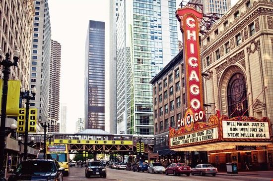 Chicago Theatre - Andrey Bayda / Shutterstock.com - Andrey Bayda / Shutterstock.com