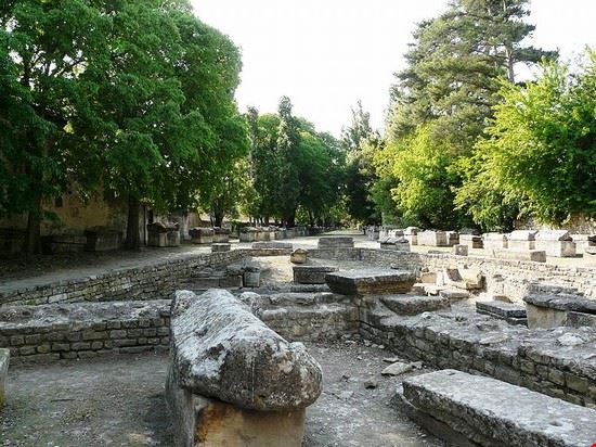 Arles Trajan - Creative Commons Trajan