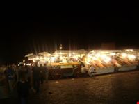 Banchi in piazza Djemaa el Fna