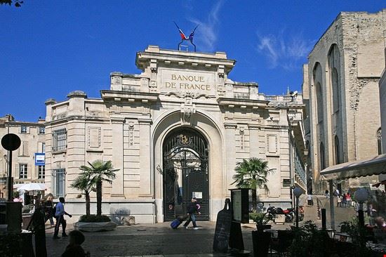 Place de l'Horloge - Jean-Marc ROSIER - Jean-Marc ROSIER - www.shutterstock.com